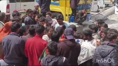 राजगढ़ी: सवारियों को बिठाने को लेकर जानकी चट्टी में रोज हो रहा डंडी-कंडी संचालकों का हुड़दंग,तीर्थयात्री परेशान