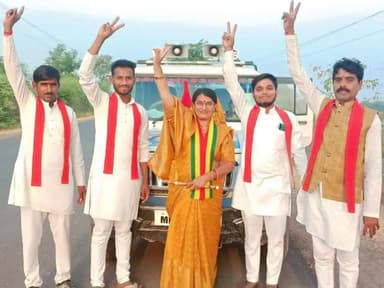 #भारतीय_शक्ति_चेतना_पार्टी की जिला उपाध्यक्ष, विधानसभा प्रत्याशी, अपने सरल स्वभाव से क्षेत्र में पहचान बनाने वाली,हमारी #बड़ी_मां जी को #जन्मदिवस की बहुत बहुत बधाई व शुभकामनाएं आप बहुत जल्दी विधायक बने यही मां गुरूवर से प्रार्थना है