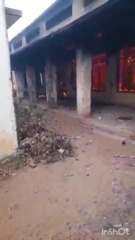 धमतरी: धमतरी शहर के म्युनिसिपल स्कूल के एक भवन में लगी आग, पुराने फर्नीचर जलकर हुआ राख