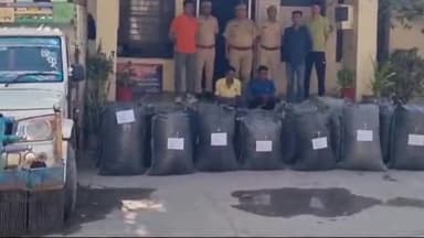 कनवास: 415 किलोग्राम डोडा चुरा के साथ पुलिस ने दो तस्करों को मोदीजी की कोठी के पास से किया गिरफ्तार, पिकअप की जब्त