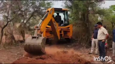 आरोन: विनायक खेड़ी गांव में शासकीय भूमि से जिला प्रशासन ने हटाया अतिक्रमण, अतिक्रमणकारियो को किया बेदखल