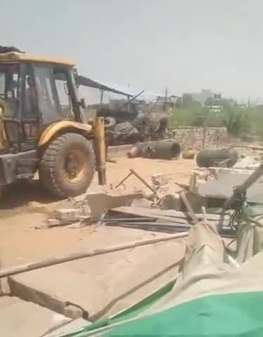 गंगापुर: तालाब के किनारे गैरमुमकिन पाल से प्रशासन ने हटवाया अवैध अतिक्रमण