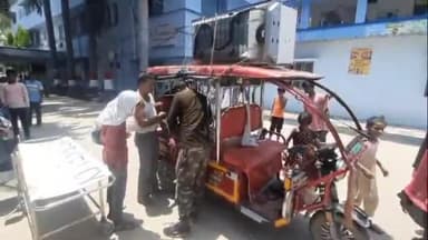 बिहार: मामू भगिना के समीप अनियंत्रित होकर पलटा ई-रिक्शा, 3 लोग हुए घायल