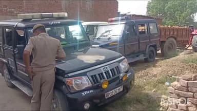 जलेसर: भागवत कथा की पत्तल उठाने के विवाद को लेकर नामजद तीन आरोपियों पर व्यक्ति ने जाति सूचक शब्द और मारपीट करने का लगाया आरोप