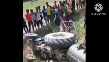सिंघिया: सिंघिया में ट्रैक्टर अनियंत्रित होकर पलटी बाल बाल बच्चे चालक