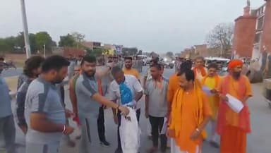 बक्सर: बजरंग दल ने फूंका पाकिस्तान पोषित आतंकवादी संगठनों का पुतला