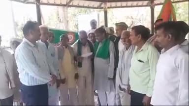 कोल: मुफ्त बिजली देने की मांग लेकर क्रांतिकारी किसान यूनियन ने महेंद्र प्रताप पार्क में प्रदर्शन कर ACM को दिया ज्ञापन