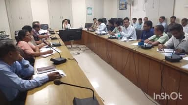 नागौर: नागौर जिला कलेक्ट्रेट सभागार में जिला स्तरीय अधिकारियों की बैठक का हुआ आयोजन,जिला कलेक्टर ने ली बैठक