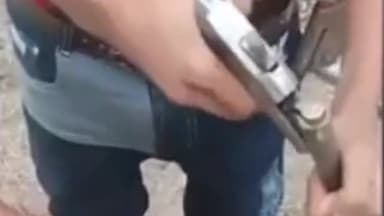 गोरखपुर: गुलरिहा थाना क्षेत्र का नहीं है असलहा लहराने का वायरल वीडियो, थाना प्रभारी ने स्पष्टीकरण किया जारी