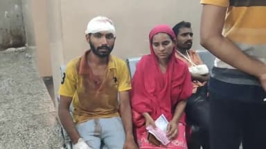 आरा: पुरवारी गुमटी के समीप चलती ट्रेन से युवक से मोबाइल छीनने के दौरान युवक गिरकर हुआ जख्मी