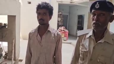 नौबतपुर: नौबतपुर पुलिस ने थाना क्षेत्र के बशुदेवापुरी मुसहरी के पास शराब के साथ एक युवक को शराब के नष्ट में किया गिरफ्तार