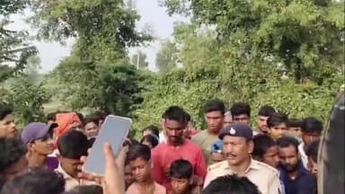 लौरिया: लौरिया बेतिया मुख्य पथ मे परसा मठिया चौक के समीप साइकिल से समान खरीदने जा रहे एक व्यक्ति को अज्ञात वाहन ने रौंदा, मौत