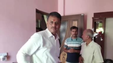 कुवैत हादसे के शिकार प्रवीण का शव आज पहुंचेगा वाराणसी, डीएम ने परिजनों को बंधाया ढांढस