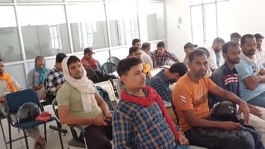 बक्सर: श्रम संसाधन विभाग व जिला नियोजनालय के तत्वावधान में आईटीआई परिसर में लगा एक दिवसीय रोजगार शिविर