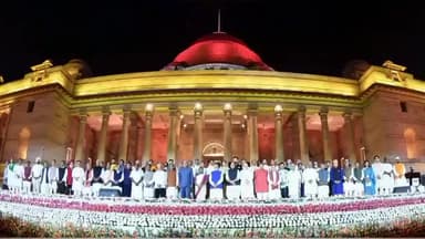 धनबाद सांसद बड़े भाई श्री ढुल्लू महतो जी एवं गिरिडीह सांसद बड़े भाई श्री चंद्र प्रकाश चौधरी जी से मुलाकात की सुनहरी यादें।
जय भीम जय संविधान 
जय बिरसा मुंडा 
भारत माता कि जय🇾🇪