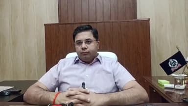 गोरखपुर: जिले में वरिष्ठ पुलिस अधीक्षक ने 55 आरक्षियों को किया लाइन हाजिर