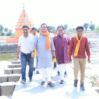 सारंगपुर: राज्य मंत्री गौतम टेटवाल ने नगर के मंदिरों का किया भ्रमण मंदिरों में चल रहे निर्माण कार्य का किया निरीक्षण