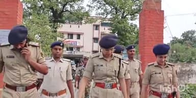 खगौल: खगोल पुलिस के द्वारा बकरीद पर्व को लेकर फ्लैग मार्च निकाली गई