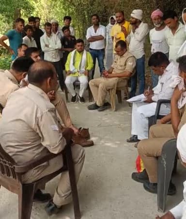 #अत्यंत_दुखद_घटना

संघर्षों के साथी छोटे भाई Vipin Chaudhary Rana के फूफा जी श्री राम सूरत चौधरी (भौखरी) का आकस्मिक निधन हो जाने पर पहुंचकर शोक संवेदना व्यक्त किया।