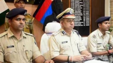 कांके: रांची के नगड़ी थाना क्षेत्र से एक डोडा तस्कर को पुलिस ने किया गिरफ्तार, एक डोडा तस्कर हुआ फरार