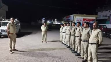पवई: पन्ना पुलिस द्वारा कानून एवं सुरक्षा व्यवस्था को दृष्टिगत रखते हुये रात्रि की गई काम्बिंग गश्त