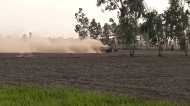 पूरनपुर: गांव झनकापुर में मडलोडर मशीन से मिट्टी खनन कर तालाब पाटने का आरोप ग्रामीणों ने किया विरोध वीडियो सोशल मीडिया पर वायरल