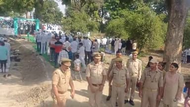 जलेसर: अवागढ ईदगाह पर हजारों नमाजियों ने अदा की ईदगाह की नमाज।