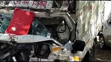 मेरठ: मेरठ-दिल्ली एक्सप्रेस वे पर ट्रक में घुसी पिकअप:खिड़की काटकर निकाली गई ड्राइवर की डेडबॉडी