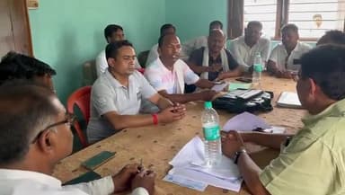 विभूतिपुर: विभूतिपुर विधायक ने सुनी जनहित से जुड़ी समस्या, संबंधित पदाधिकारी को अवगत करा कर समाधान का दिया भरोसा