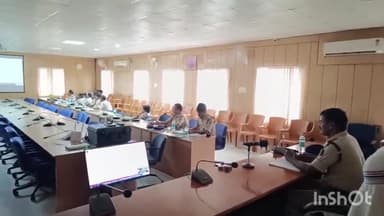 शिवहर: समाहरणालय सभाकक्ष में ट्रैफिक DSP की अध्यक्षता में पुलिस अधिकारियों को तीन नए आपराधिक कानूनों को लेकर दिया गया प्रशिक्षण