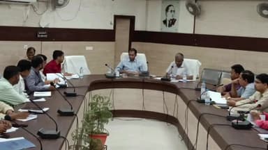 गोरखपुर: जल जीवन मिशन योजना के तहत गोरखपुर जिले में 230 ग्राम पंचायत के जरिए ढाई लाख घरों में पहुंचाया गया पानी सीडीओ ने की बैठक