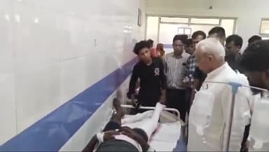 खरगौन: कसरावद बस हादसे में घायलों के हाल-चाल जाने खरगोन जिला अस्पताल पहुँचे विधायक बालकृष्ण पाटीदार