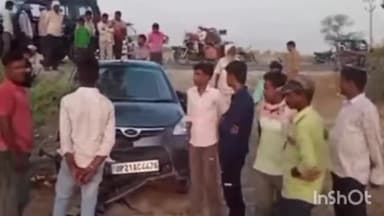 कलान: पटना देवकली चौराहे पर कार का अगला टायर फटने से अनियंत्रित कार पेड़ से टकराई, 2 चोटिल