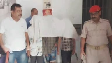 कांके: रांची के बुंडू थाना क्षेत्र से बाइक चोरी के मामले में पुलिस ने तीन युवक को पकड़ा, दो नाबालिग को निरुद्ध किया गया