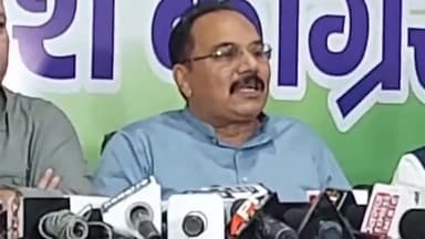 कांके: रांची स्थित कांग्रेस कार्यालय में कांग्रेस विधायक और कांग्रेस कार्यकारी अध्यक्ष ने जाति जनगणना के फैसले का किया स्वागत