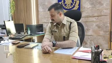 मंदसौर: आदर्श आचार संहिता खत्म होने के बाद मंदसौर पुलिस अधीक्षक अनुराग सुजानिया ने चार अधिकारियों का फेर बदल किया है