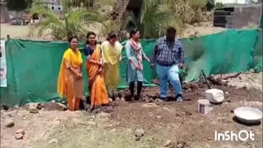 ग्यारसपुर: बैंक अधिकारियों ने एवं विन टेक एकेडमी हायर सेकेंडरी स्कूल स्टाफ ने किया स्कूल में पौधारोपण