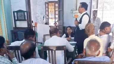 बहराइच: जिला बार एसोसिएशन सभागार में वरिष्ठ अधिवक्ता के निधन पर आयोजित शोकसभा में अधिवक्ताओं ने अर्पित की भावभीनी श्रद्धांजलि