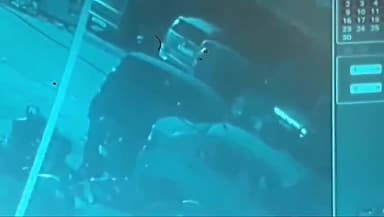 पंचकूला: सेक्टर 16 इंद्रा कॉलोनी में ई-रिक्शा की बैटरी चोरी होने का मामला आया सामने, सीसीटीवी में वारदात हुई कैद