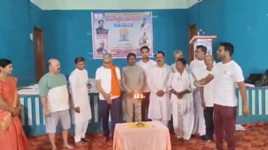 लोहरदगा: 10वां अंतर्राष्ट्रीय योग दिवस पर महिला इंटर कॉलेज में कार्यक्रम का हुआ आयोजन