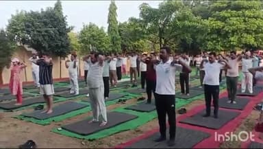 जलेसर: मां सियादेवी गर्ल्स कॉलेज में अंतर्राष्ट्रीय योग दिवस पर कार्यक्रम हुआ आयोजित, SDM सहित तमाम अधिकारी रहे मौजूद