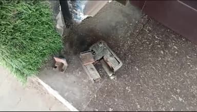 ਪਠਾਨਕੋਟ: ਪਠਾਣਕੋਟ ਦੇ ਸਰਨਾ ਵਿਖੇ ਚੋਰਾਂ ਦੇ ਵੱਲੋਂ ਪੰਜ ਦੇ ਕਰੀਬ ਦੁਕਾਨਾਂ ਦੇ ਤੋੜੇ ਗਏ ਤਾਲੇ