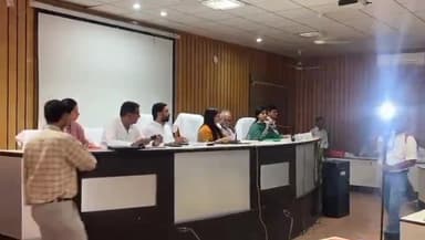 मौजमाबाद: जिला परिषद की साधारण सभा की बैठक में उठे आमजन से जुड़े मुद्दे, जिला प्रमुख रमा देवी की अध्यक्षता में हुई बैठक