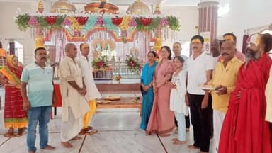 कोडरमा: कैबिनेट मंत्री बनने के बाद अन्नपूर्णा देवी पहली बार पहुंची कोडरमा, ध्वजाधारी धाम में की पूजा अर्चना