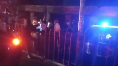 एत्मादपुर: कस्बा एत्मादपुर नेशनल हाईवे पर दाऊ जी मंदिर के समीप देर रात ट्रक ने थार जीप में मारी टक्कर, मची चीख-पुकार पुकार