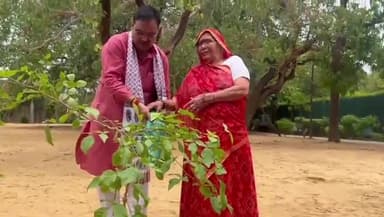 मौजमाबाद: मुख्यमंत्री भजनलाल शर्मा ने अपनी माताजी के साथ सीएम निवास पर किया वृक्षारोपण, ‘एक पेड़ मां के नाम’ अभियान का किया शुभारंभ