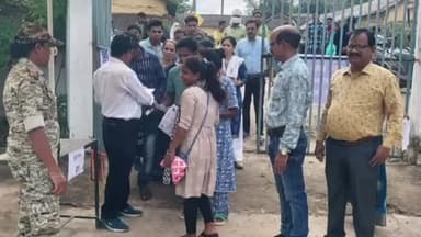 कोंडागांव: कोंडागांव में कड़ी सुरक्षा के बीच हुई TET परीक्षा:8 हजार परीक्षार्थी हुए शामिल, 25 एग्जाम सेंटर बनाए गए थे