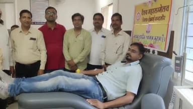 सीतामऊ: पूर्व गृहमंत्री एवं वैश्य महासम्मेलन प्रांतीय अध्यक्ष गुप्ता का जन्मदिन सेवा दिवस के रूप में मनाया किया रक्तदान जिला मे