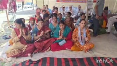 राजगढ़ी: पेयजल किल्लत से जूझ रहे स्थानीय लोगों का बड़कोट तहसील में क्रमिक धरना प्रदर्शन जारी, आंदोलनकारियों ने किया भजन कीर्तन