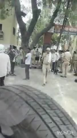 जलेसर: उप निरीक्षक के साथ गाली गलौज और वर्दी उतरवाने की धमकी देने के मामले में नौ आरोपियों के खिलाफ थाना मुकदमा दर्ज हुआ है